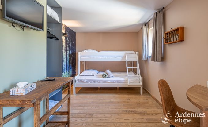 Ruime vakantiewoning in Libin voor 15 personen met priv�badkamers en professionele keuken