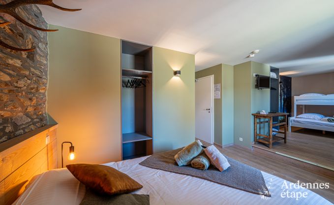 Ruime vakantiewoning in Libin voor 15 personen met priv�badkamers en professionele keuken