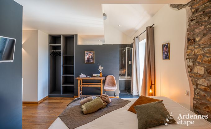 Ruime vakantiewoning in Libin voor 15 personen met priv�badkamers en professionele keuken