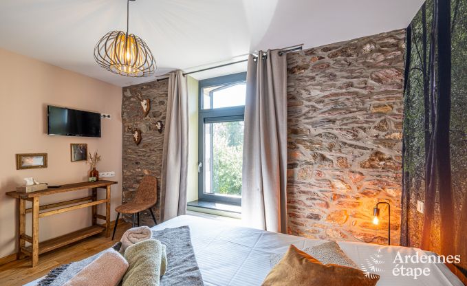 Ruime vakantiewoning in Libin voor 15 personen met priv�badkamers en professionele keuken