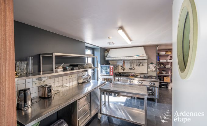 Ruime vakantiewoning in Libin voor 15 personen met priv�badkamers en professionele keuken