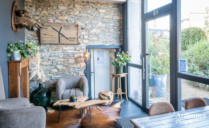 Ruime vakantiewoning in Libin voor 15 personen met priv�badkamers en professionele keuken