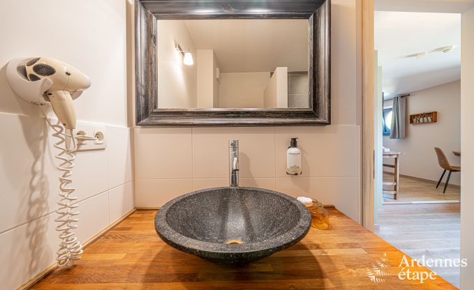 Ruime vakantiewoning in Libin voor 15 personen met priv�badkamers en professionele keuken