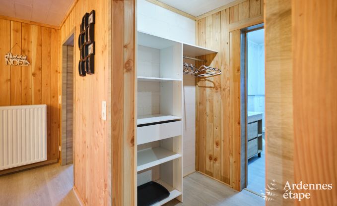 Rust verzekerd in deze charmante chalet voor 4 personen met hottub in de natuurlijke omgeving van Libin