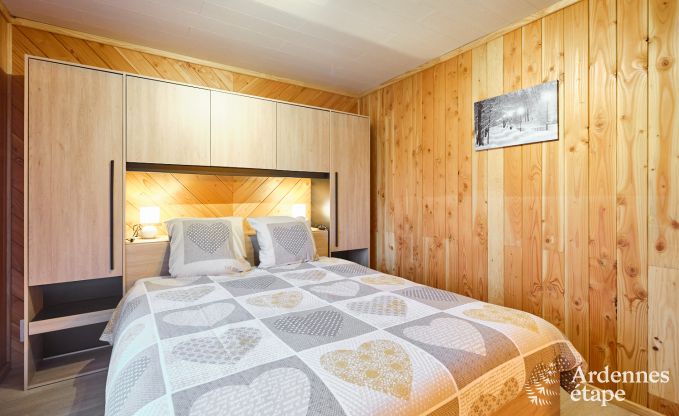 Rust verzekerd in deze charmante chalet voor 4 personen met hottub in de natuurlijke omgeving van Libin