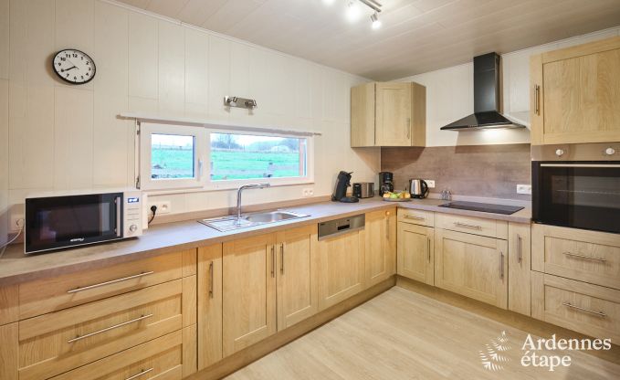 Rust verzekerd in deze charmante chalet voor 4 personen met hottub in de natuurlijke omgeving van Libin