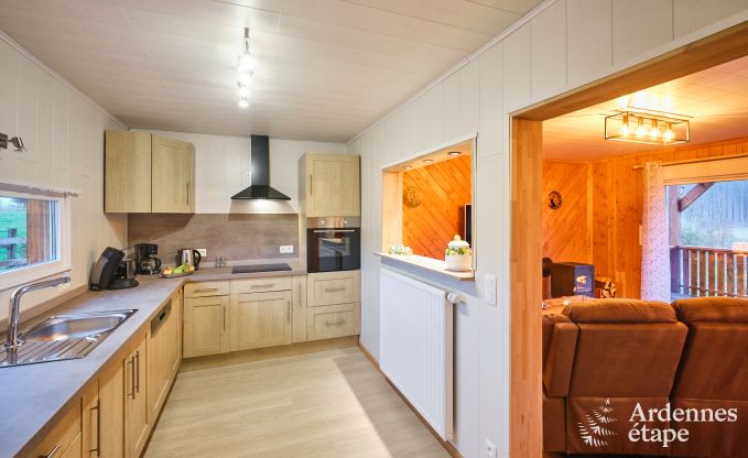 Rust verzekerd in deze charmante chalet voor 4 personen met hottub in de natuurlijke omgeving van Libin