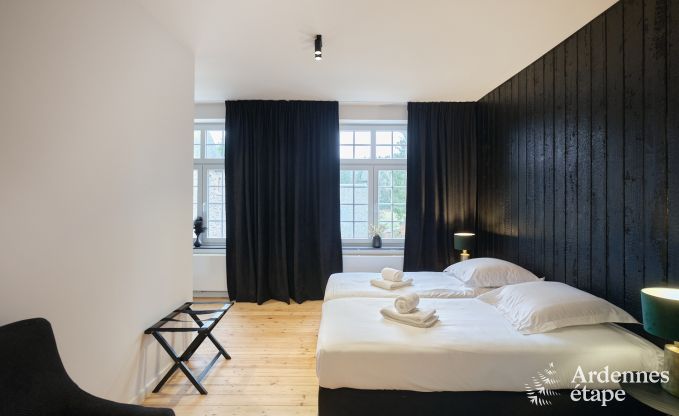 Kasteel in Libin: elegant verblijf voor 40 personen met uitgebreide voorzieningen