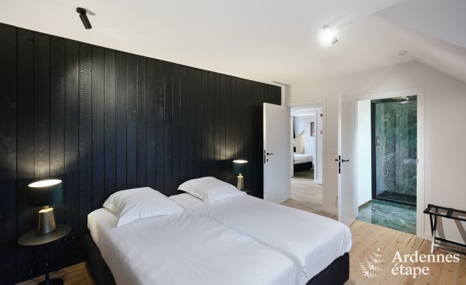 Kasteel in Libin: elegant verblijf voor 40 personen met uitgebreide voorzieningen