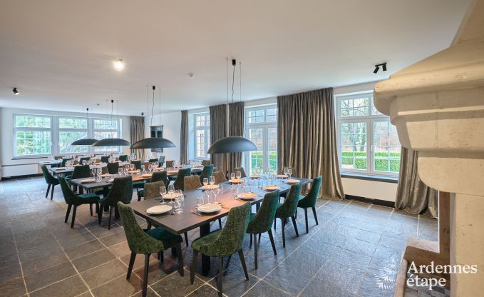 Kasteel in Libin: elegant verblijf voor 40 personen met uitgebreide voorzieningen