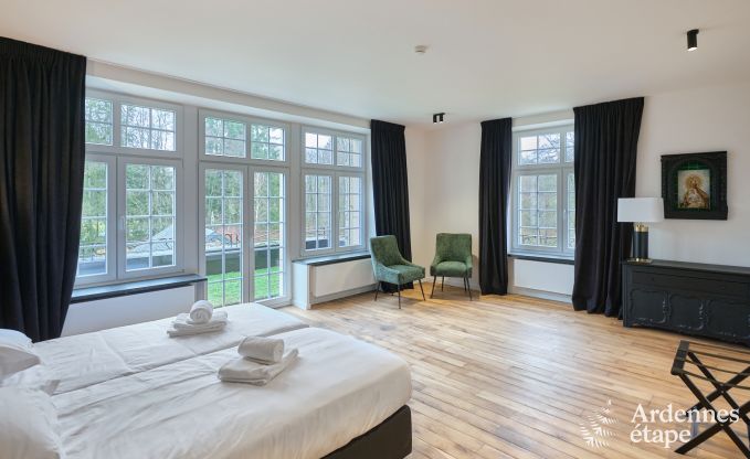 Kasteel in Libin: elegant verblijf voor 40 personen met uitgebreide voorzieningen