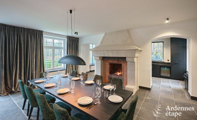 Kasteel in Libin: elegant verblijf voor 40 personen met uitgebreide voorzieningen