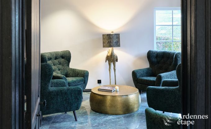 Kasteel in Libin: elegant verblijf voor 40 personen met uitgebreide voorzieningen