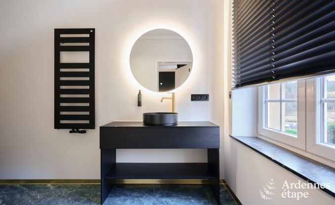 Kasteel in Libin: elegant verblijf voor 40 personen met uitgebreide voorzieningen