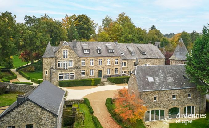 Kasteel in Libin: elegant verblijf voor 40 personen met uitgebreide voorzieningen