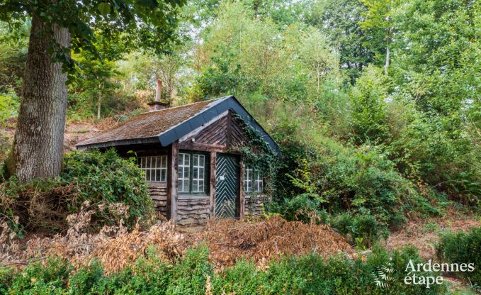 Kasteel in Libin: elegant verblijf voor 40 personen met uitgebreide voorzieningen