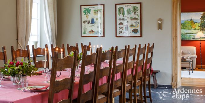 Elegant bijgebouw van een kasteel in Libin voor 14 personen in de Ardennen