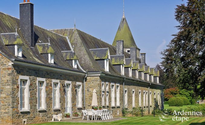 Elegant bijgebouw van een kasteel in Libin voor 14 personen in de Ardennen