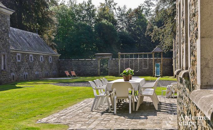 Elegant bijgebouw van een kasteel in Libin voor 14 personen in de Ardennen