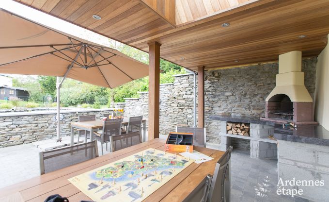 Ruime cottage voor 9 personen in Libramont-Chevigny met priv�tuin en terras met uitzicht