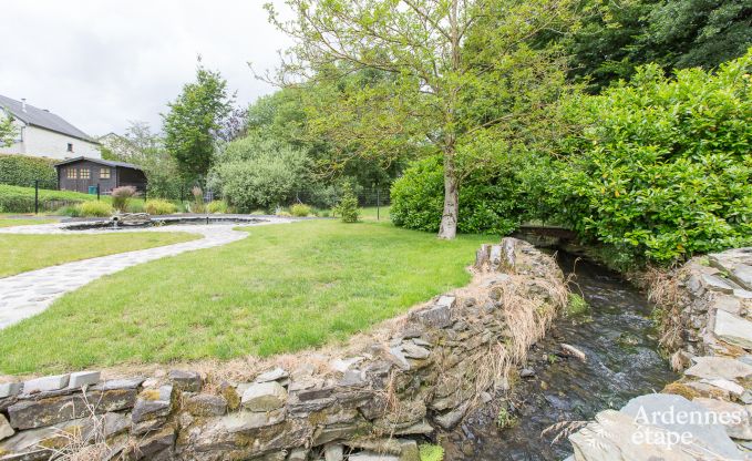 Ruime cottage voor 9 personen in Libramont-Chevigny met priv�tuin en terras met uitzicht