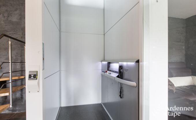 Ruime cottage voor 9 personen in Libramont-Chevigny met priv�tuin en terras met uitzicht