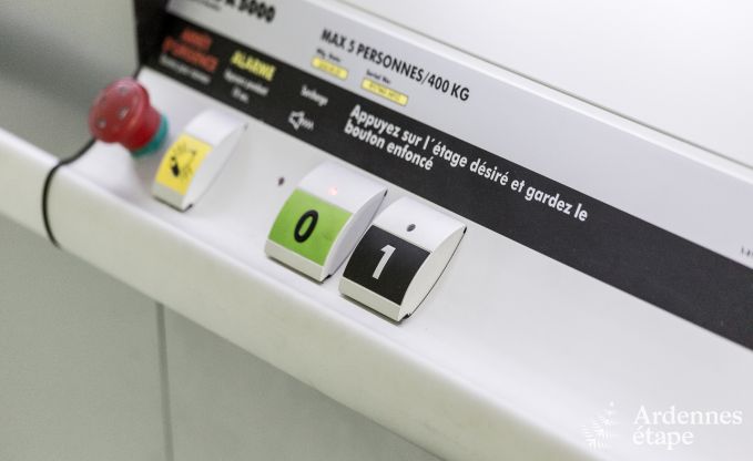 Ruime cottage voor 9 personen in Libramont-Chevigny met priv�tuin en terras met uitzicht