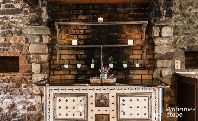 Groot vakantiehuis in Libramont-Chevigny, 42 personen, 15 slaapkamers, speelkamer, tuin met barbecue, gelegen in de Ardennen