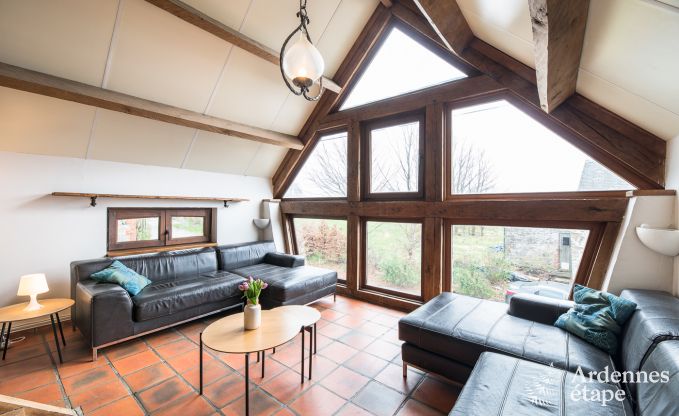 Groot vakantiehuis in Libramont-Chevigny, 42 personen, 15 slaapkamers, speelkamer, tuin met barbecue, gelegen in de Ardennen