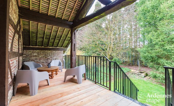 Groot vakantiehuis in Libramont-Chevigny, 42 personen, 15 slaapkamers, speelkamer, tuin met barbecue, gelegen in de Ardennen