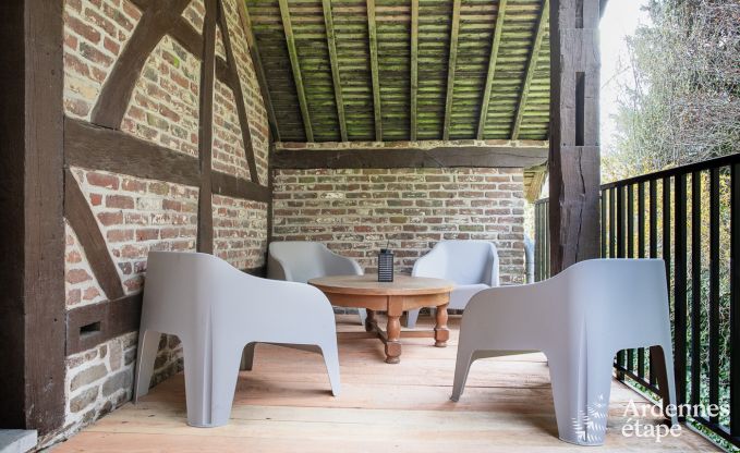 Groot vakantiehuis in Libramont-Chevigny, 42 personen, 15 slaapkamers, speelkamer, tuin met barbecue, gelegen in de Ardennen