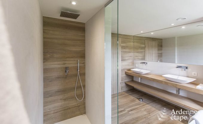 Vakantiewoning voor 15 personen in Libramont met binnenzwembad, sauna en privtuin aan het water