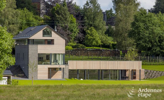 Vakantiewoning voor 15 personen in Libramont met binnenzwembad, sauna en privtuin aan het water