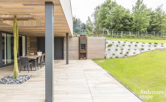 Vakantiewoning voor 15 personen in Libramont met binnenzwembad, sauna en privtuin aan het water