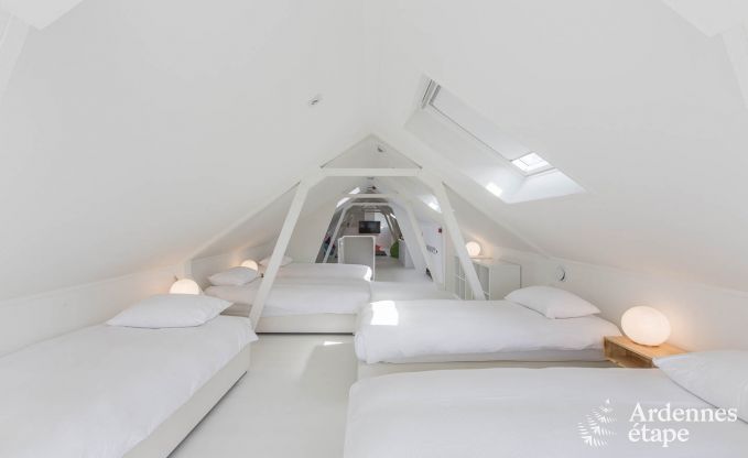 Vakantiewoning voor 15 personen in Libramont met binnenzwembad, sauna en privtuin aan het water