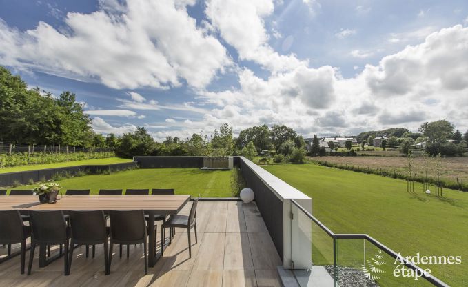 Vakantiewoning voor 15 personen in Libramont met binnenzwembad, sauna en privtuin aan het water