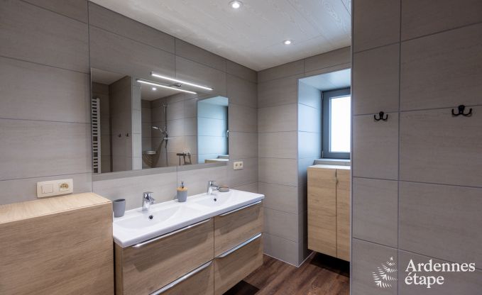 Kindvriendelijk vakantiehuis in Libramont voor 22 personen met tuin en speelkamer