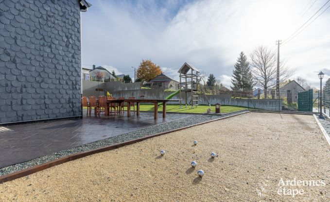 Kindvriendelijk vakantiehuis in Libramont voor 22 personen met tuin en speelkamer