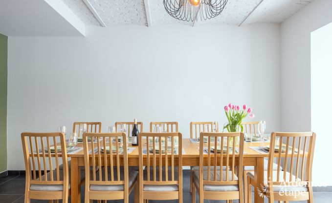 Ruime vakantiewoning in Libramont voor 20 personen met speelkamer, tuin en barbecue in de Ardennen