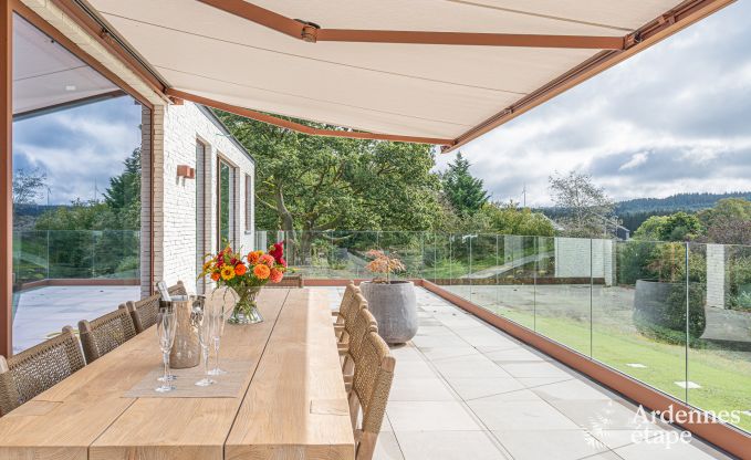 Ruime villa voor 12 personen in Lierneux.