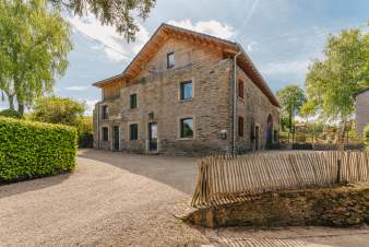 Prachtig en vriendelijk vakantiehuis voor 15 personen in Lierneux