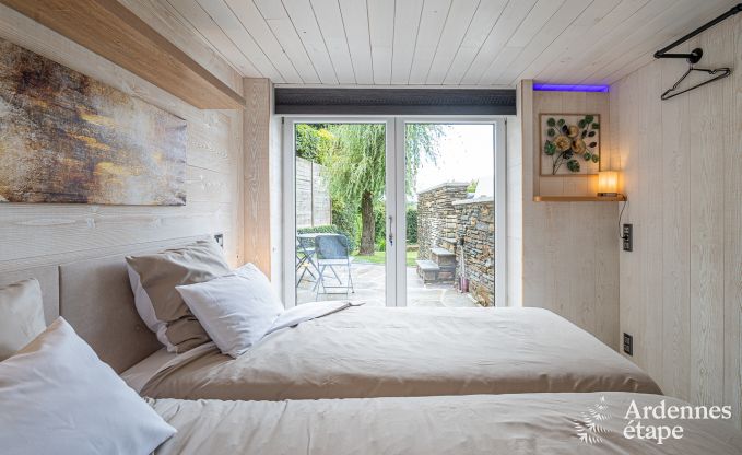 Romantisch vakantiehuis voor een koppel, met groote jacuzzi, sauna en zwembad. Lierneux, Ardennen