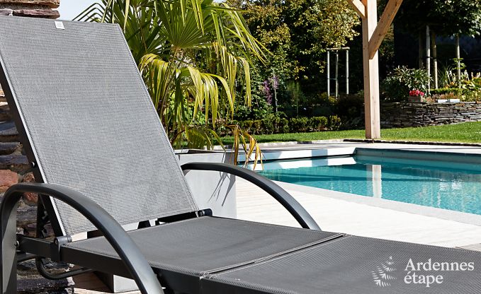 19e eeuws authentiek huis met moderne gite, sauna en zwembad voor 14 personen in Lierneux, Ardennen