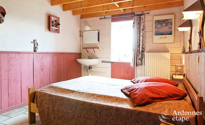 19e eeuws authentiek huis met moderne gite, sauna en zwembad voor 14 personen in Lierneux, Ardennen