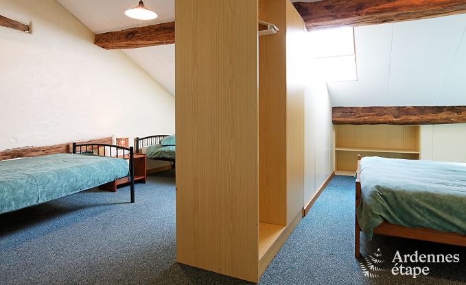 19e eeuws authentiek huis met moderne gite, sauna en zwembad voor 14 personen in Lierneux, Ardennen