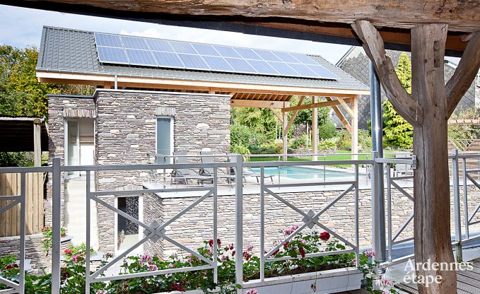 19e eeuws authentiek huis met moderne gite, sauna en zwembad voor 14 personen in Lierneux, Ardennen