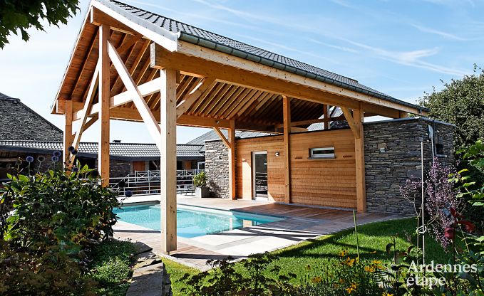 19e eeuws authentiek huis met moderne gite, sauna en zwembad voor 14 personen in Lierneux, Ardennen