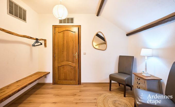 Ruime vakantiewoning in Lierneux met 2 slaapkamers, speelruimte, priv�tuin en fietsenstalling