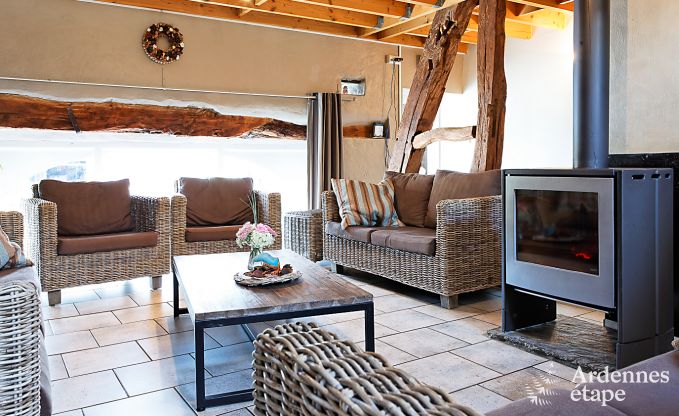 19e eeuws authentiek huis met moderne gite, sauna en zwembad voor 14 personen in Lierneux, Ardennen