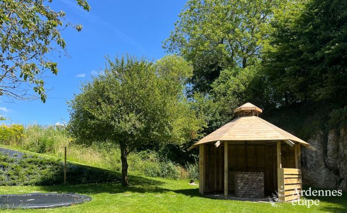 Comfortabele vakantievilla voor 14 in Limbourg, Ardennen